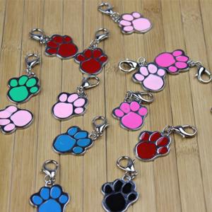 rozsdamentes acél dögcédulát lábnyomok.