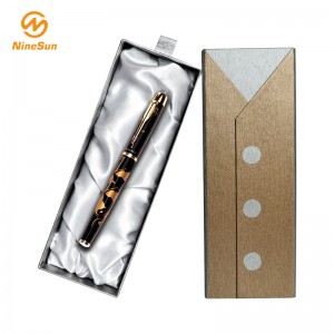 Arany és ezüst toll doboz