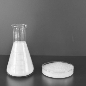 Flokkuláló poliakrilamid por ipari szennyvízkezeléshez