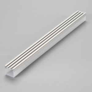 LED-es alumíniumprofil PC fedéllel és LED csíkkal ellátott rögzítőcsapokkal