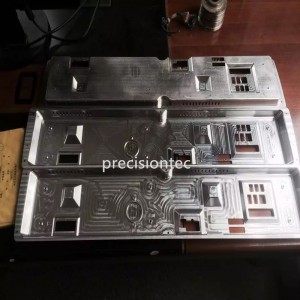 Egyedi motoralkatrész gyártása