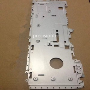 Gépes kis fémalkatrészek