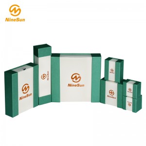 Olcsó ár egyedi logóval nyomtatott fehér karton ajándék ékszerdobozban