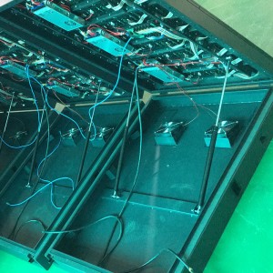 P4 kültéri elülső nyitó LED reklám LED képernyő