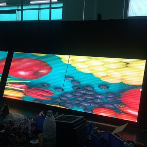 P4 kültéri elülső nyitó LED reklám LED képernyő