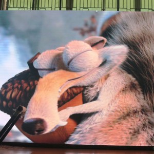 HD színes színes öntött alumínium LED kijelzőszekrény P3.91 beltéri 500x500 mm-es bérelt LED kijelző