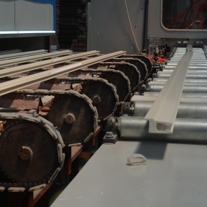 PVC alkatrészek csomagolása