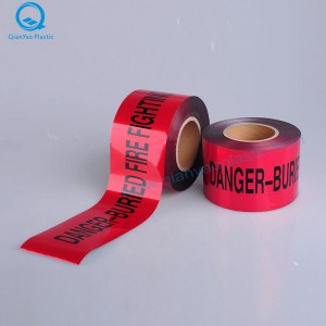 Az ausztrál alumíniumfóliába eltemetett STORMWATER földalatti figyelmeztető szalag; SEWER földalatti figyelmeztető szalag; TŰZVÉDELEM Földalatti figyelmeztető szalag