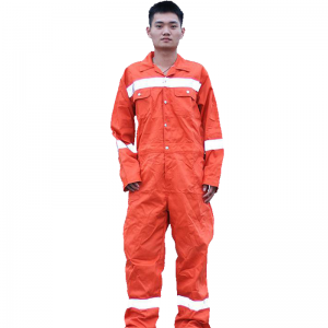 A ruházat testreszabása az ár befolyásoló számos fő tényező miatt