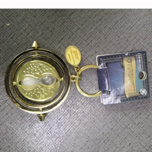 P023 homokóra kulcstartó