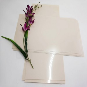 Kiváló minőségű, 0,5 mm-es sárgabarack színű, merev, műanyag poliészter lemez bútorokhoz