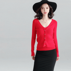 Női felszerelésű, kétrészes kardigán és mellény pulóver