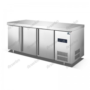 Luxus kivitelű kereskedelmi konyha alatti hűtőszekrény hűtőszekrény munkalaphoz 400 * 600 mm-es sütőedényekhez