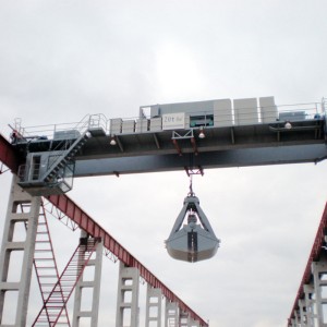 Dupla tartó felső daru megragadóval