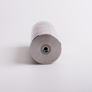 nagy pontosságú volfrám-keményfém csavar fő fröccsöntő hideg irányításhoz