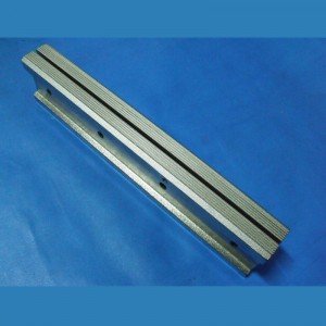 A csomagológépek tömítik az állkapcsokat