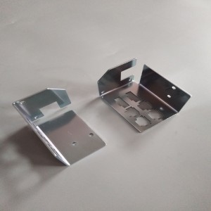 Lemezfém alkatrészek kék cinkkel