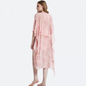 Női szatén pizsamakészlet nyomtatott kendővel