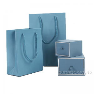 Csúcsminőségű egyedi kézműves gyűrűs csomagolású ékszerpapír-doboz fogantyúval