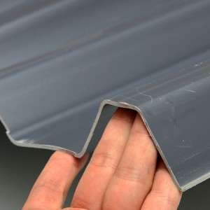 T1000 fekete magas csúcsú ASA PVC UPVC tetőcserép Jó vízálló tetőlap