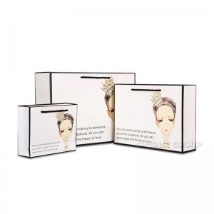 Egyedi logó nyomtatva, nagykereskedelmi papírzacskókkal