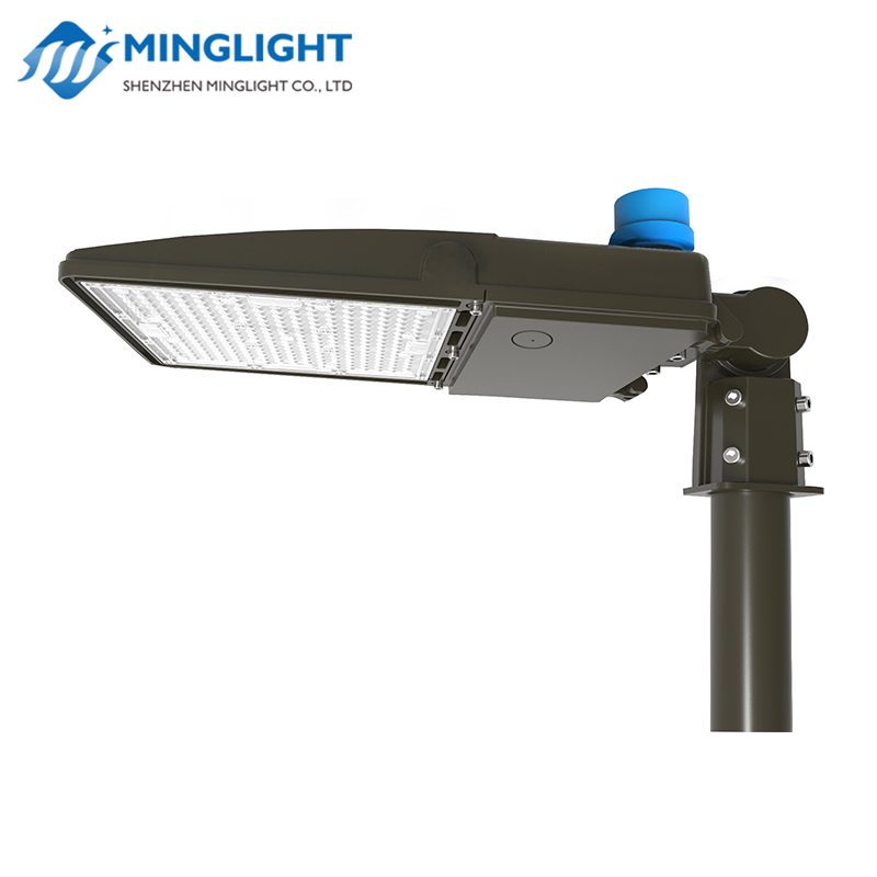 Észak-amerikai szabvány 130 lm / w DLC prémium IP65 utcai fényszóró 200w LED parkoló lámpa