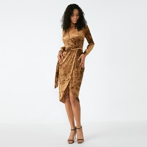 Femme Esti fényűző luxus újérzésű női ruházat