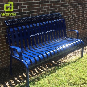 Napelemes mobiltelefon-töltő fémpad kültéri parkhoz