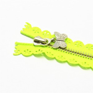 Ruházati cikkek nagykereskedelme 2