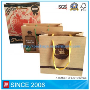 Barna újrahasznosított anyag papírzacskó, vágott fogantyúval