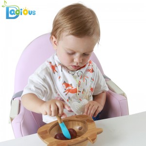 Egyedi design bébi kanálok Self Feeding Bambusz edények Toddler puha tipp baba kanál edzéshez