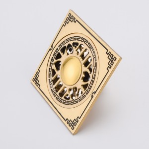 Fekete mintás rejtett zuhanyzós fürdőszoba padló lefolyófedél