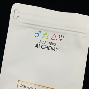 egyedi nyomtatott logó lapos aljú laminált alumínium fólia kávézacskó egyirányú szeleppel