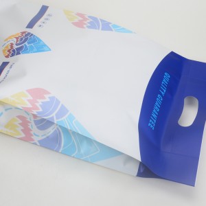 kedvtelésből tartott állatok eledelének zsákja alumínium fólia műanyag lapos fenekű táskák függő lyukakkal vágott fogantyúval