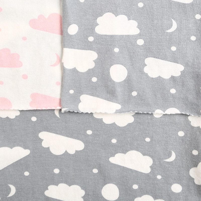 Egy trikó felhőnyomtatás 100% fésült pamut trikó kötött verejték ruha baba ruhaszövet