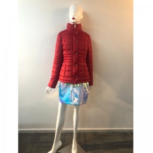 Hölgyek magas galléros kabátja a vörös RLWPC0063-ban