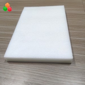 Bővített polietilén lágy, fekete-fehér, epe csomagolóhab lap, gépi / elektronikai szállítás elleni védőcsomagoláshoz