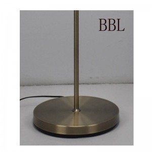 Modern állólámpa háló árnyalattal