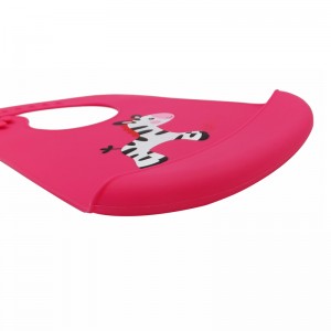 Könnyen tisztítható, vízálló, szilikon kisfiú ételfogóval