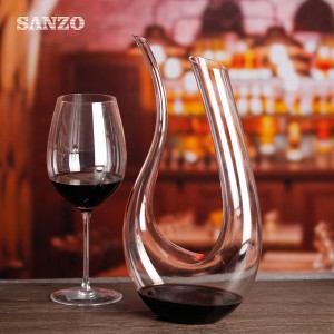 Sanzo Custom Glassware gyártó kristályüveges dekantáló