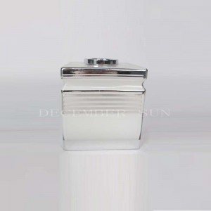 Elegáns fehér ezüst vonal üveg fürdőszoba szett