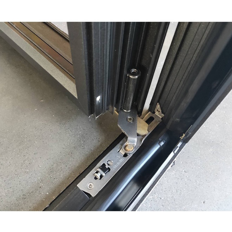 Hosszú, vékony alumínium profilú ablakok és ajtók