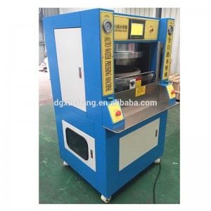 légzsákra felszerelt sportcipő talpgép