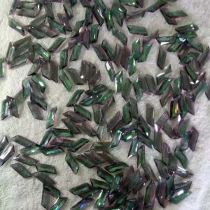 Színváltó kövek szintetikus szanitán diaszpóra