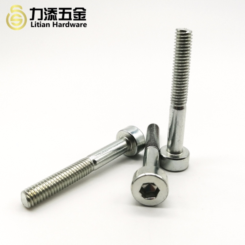 A rozsdamentes acél méretei eltérnek a konnektortól