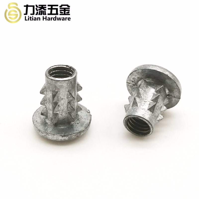 A természetes szín különböző méretűek, tüskés dió a bútorhoz