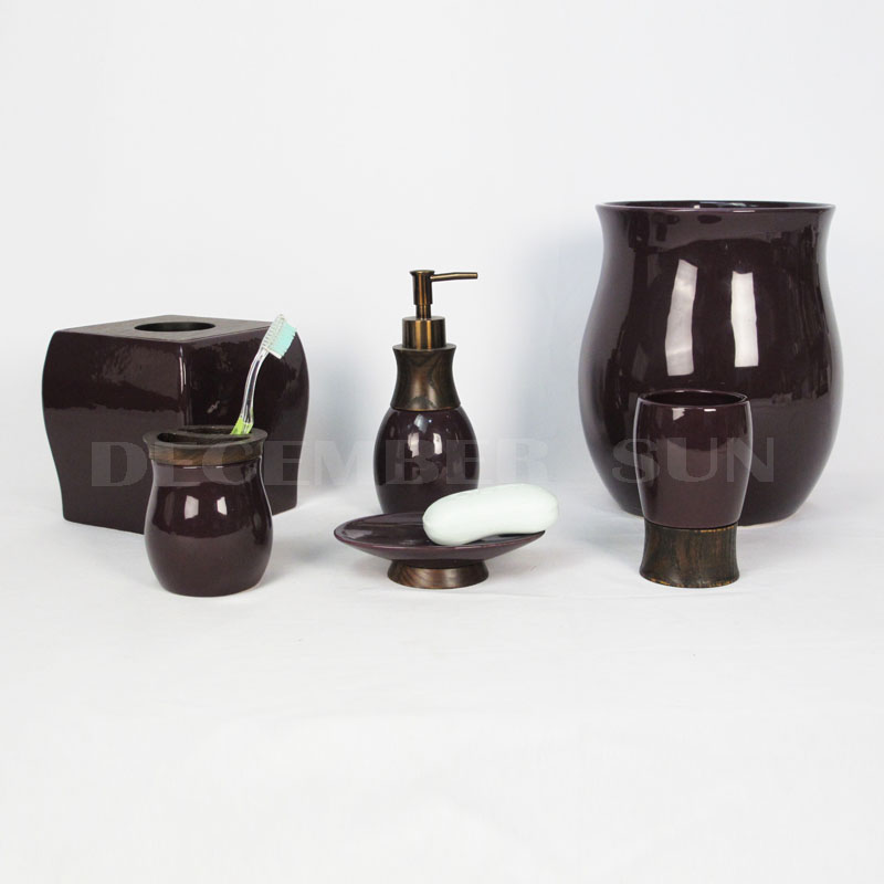 Kerámia fa részekkel, fürdőszobai tartozékkal, fürdőszobai tartozékkal