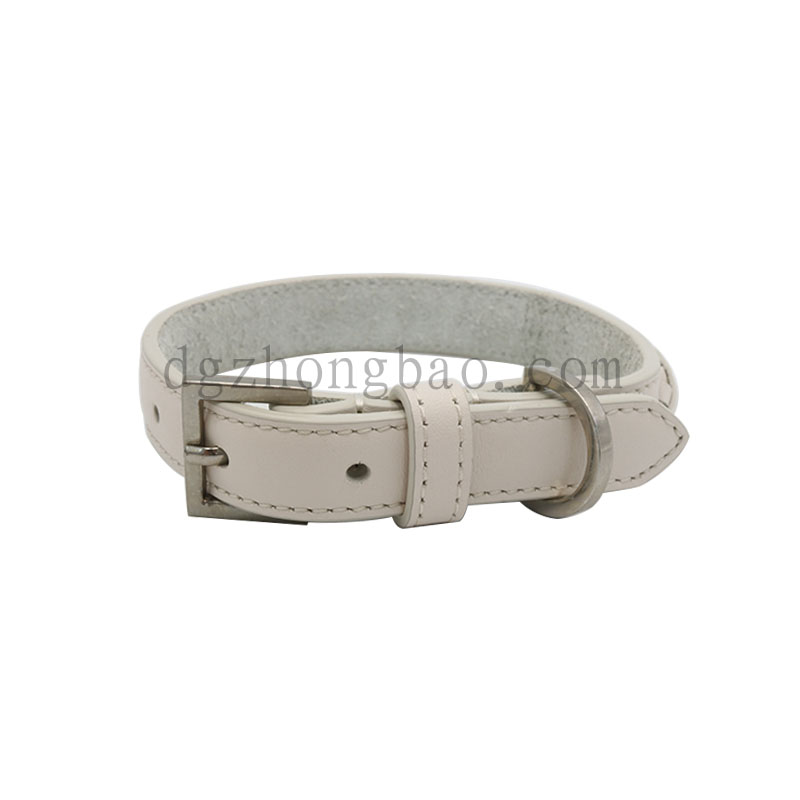 Fehér bőr és fonott házi gallér kutyáknak