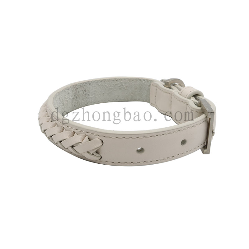 Fehér bőr és fonott házi gallér kutyáknak