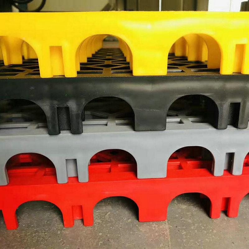 L méretű PP egymásba fonódó padlóburkolat csúszásgátló műanyagok kültéri műanyag burkolólapokhoz